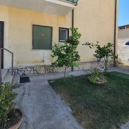 Bilocale Scauri Marina Di Minturno Via Colombo Apartment Exterior photo