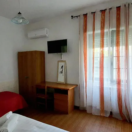 Bilocale Scauri Marina Di Minturno Via Colombo Apartment Exterior photo